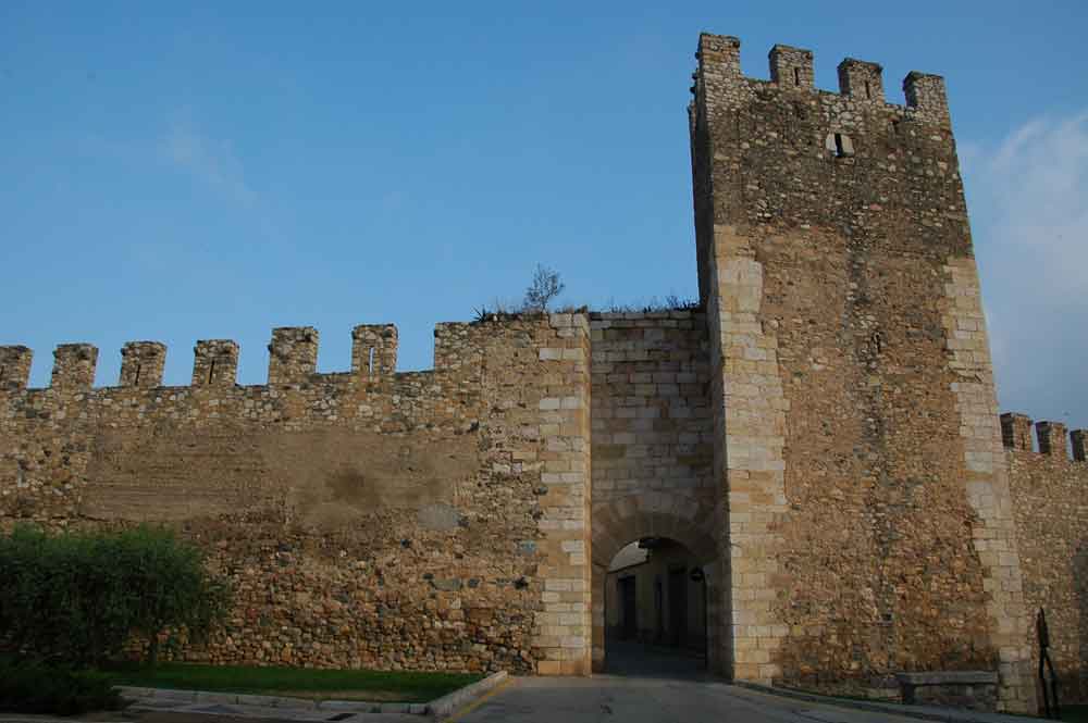 Tarragona - Montblanc 14 - portal de Castla.jpg